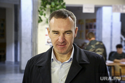 Ruslan Kuharuk at the polling station.  Tyumen, Kuharuk Ruslan, polling station, voting