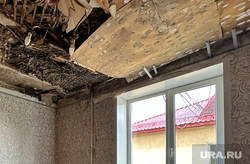Обрушившийся потолок в доме по улице Гагарина, 15. Курган , старый дом, ветхое жилье, обрушившийся потолок, дом по улице Гагарина