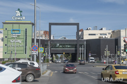Виды города. Пермь, гипермаркет семья