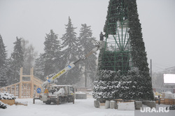 Елка. Челябинск, ледовый городок, елка на площади, снежный городок