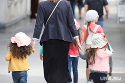 В Тюмени предложили не лишать льгот многодетных, потерявших родительские права