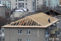 Village Vostochny. Mound, roof, roof repair, house roof, overhaul, renovation