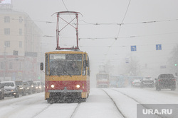 Первоапрельский снегопад. Екатеринбург, снег, зима, непогода, снегопад, осадки, трамвай