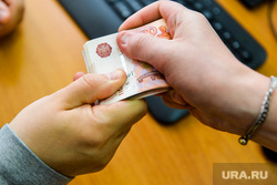 Деньги. Челябинск, взятка, зарплата, кредит, долг, пять тысяч, валюта, деньги, тысячи, рубли, подкуп, микрозайм, вымогательство