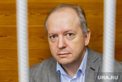 Задержанный свердловский экс-чиновник в суде пожаловался на здоровье. Фото, видео