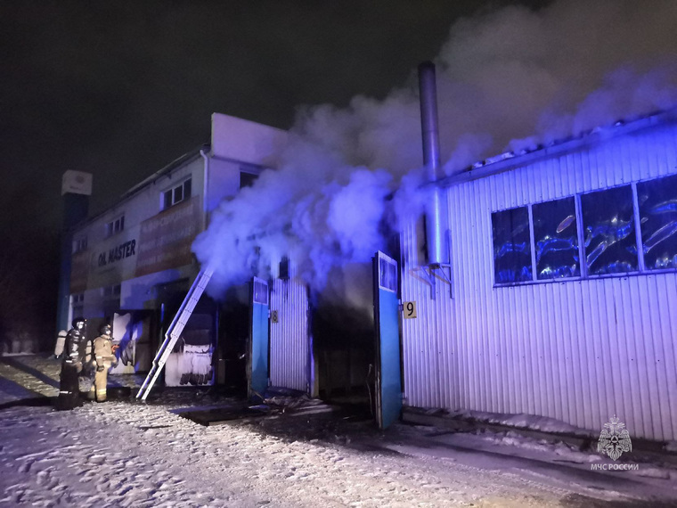 Огонь вспыхнул рано утром 19 декабря