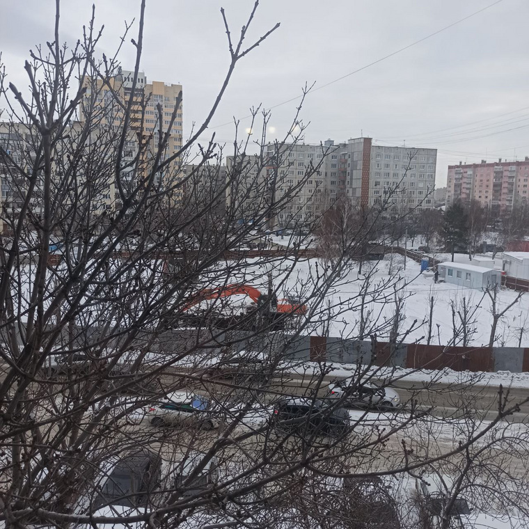 Рабочие активно осваивают площадку для строительсва храма