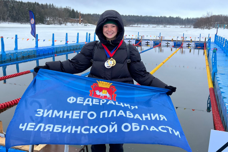 Наталья Фролова забрала золотую и серебряную медали на соревнованиях СНГ по зимнему плаванию