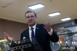 Открытие выставки "НАТО. Хроники жестокости". Москва, косачев константин