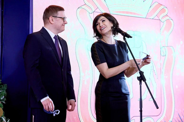 Участие в акции «Елка желаний» губернатор Алексей Текслер принял вместе с супругой Ириной