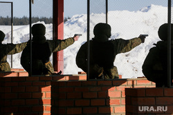 Полигон ТВВИКУ. Тюмень, военные, солдаты, пистолет, оружие, стрельба, военный полигон, полигон, военнослужащие, мобилизация, мобилизованные, тт