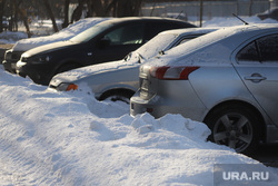 Снег. Курган, снег, парковка, машины