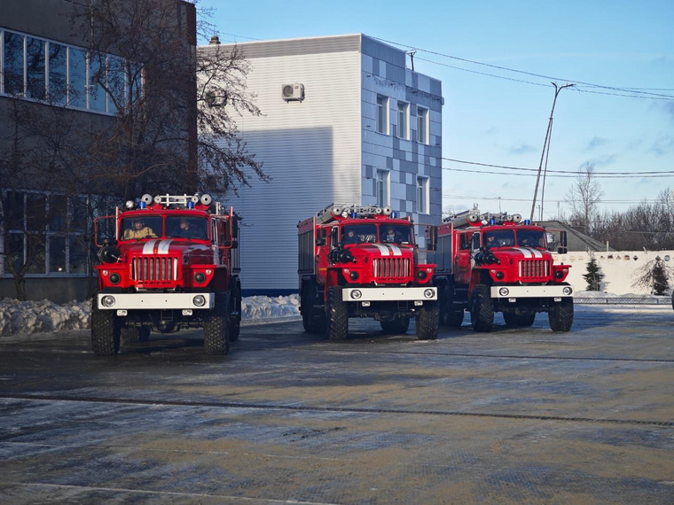 Три новых пожарных автомобиля были переданы в части муниципалитетов региона