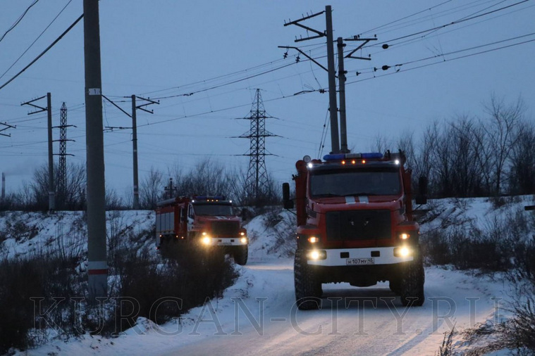 Пожарные получили сообщение о пожаре в Кургане в 5:36 утра 28 декабря