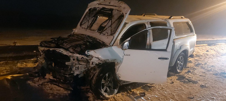 Водитель и пассажир Toyota с тяжелыми травмами доставлены в больницу
