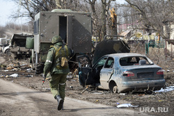 Волноваха после освобождения. ДНР, Волноваха, военные, днр, патруль, ополченец, военная комендатура, военный патруль, патрулирование, зачистка, фронт, боевые действия, солдат, линия соприкосновения, народная милиция, комендатура, волноваха, разбитая техника, армия днр