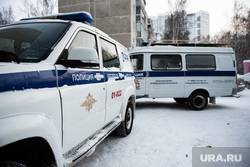 Последствия пожара в девятиэтажном жилом доме на улице Рассветная. Екатеринбург, машина полиции, криминалистическая лаборатория, последствия пожара, улица рассветная