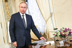 Президент России Владимир Путин на встрече с президентом Египта Абдул-Фаттахом Халилом Ас-Сиси, путин владимир