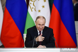 Владимир Путин и Эмомали Рахмон на встрече в Кремле. Москва, путин владимир