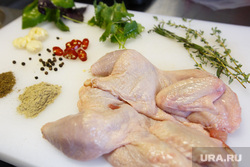 Приготовление шашлыков. Екатеринбург, кура, курица, куриная тушка
