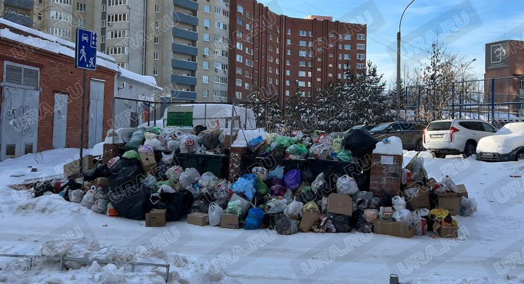 Такое фото с ул. Онежская, 4а прислал читатель…