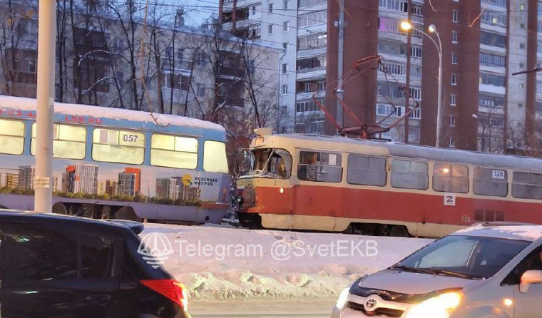 Два трамвая столкнулись в Екатеринбурге