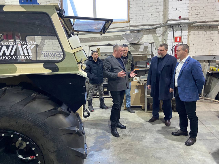 Депутат ГД Андрей Гурулев посетил завод «МобиДик». выпускающий вездеходы