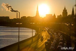 Пробки в городе. Москва, машины, пробка, солнце, трафик, город москва, автомобили, автотранспорт