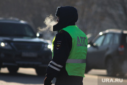 Автомобильная парковка. Курган, зима, гибдд, инспектор дпс, дпс, холод, гаи