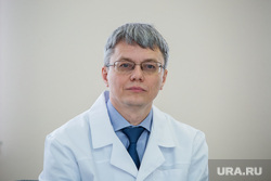 Посещение губернатором ХМАО Натальи Комаровой и представителей общественных организаций нового здания  городской поликлиники №4, добровольский алексей