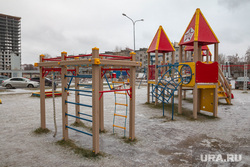 Гололед, ледяной дождь в Перми., двор, детская площадка, ледяной дождь