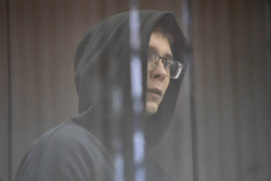 Волков укрывался от камер весь судебный процесс
