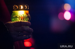 Пасхальное богослужение в Свято-Троицком кафедральном соборе. Екатеринбург , свеча, лампада, вера, ночь