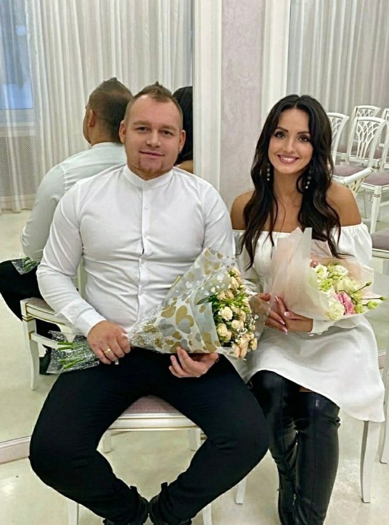 Дмитрий и Анастасия на церемонии бракосочетания