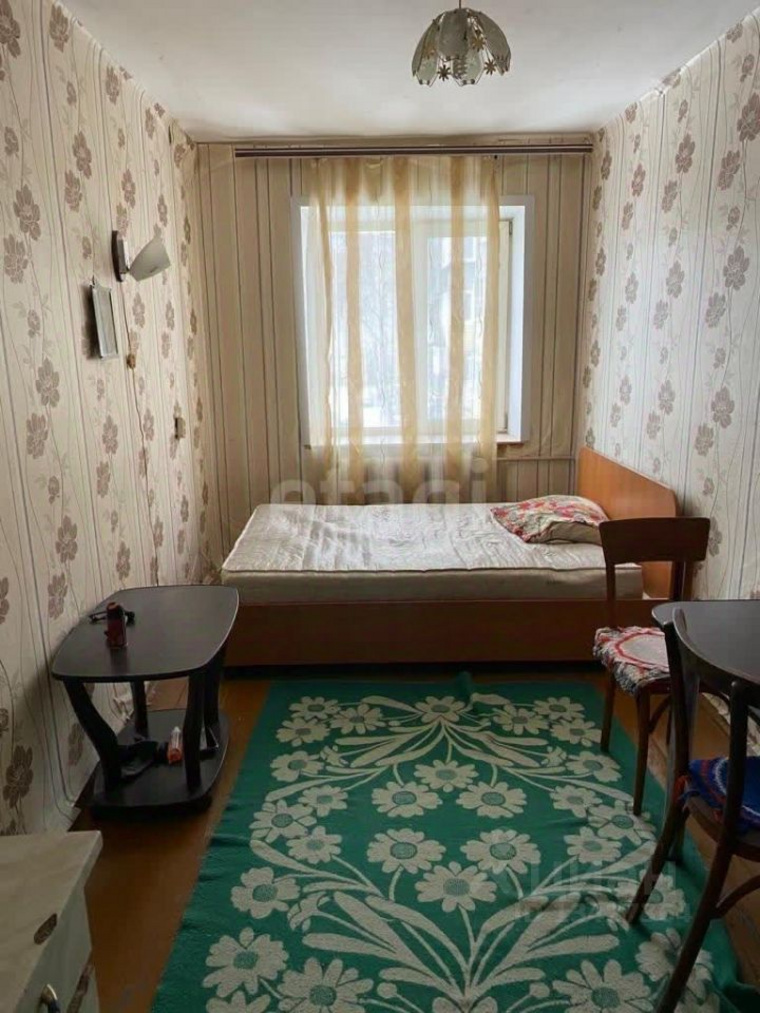 В квартире в центральном районе города выполнен косметический ремонт, а продавец характеризовал ее «уютной»