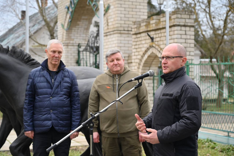 Сергей Кириенко прибыл в Херсонскую область на открытие памятника