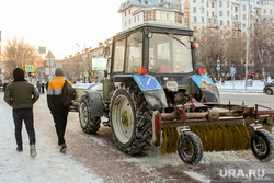 Уборка снега. Тюмень, уборка снега