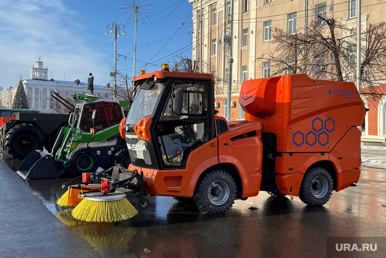 Силуанову покажут беспилотную грузовую платформу и дорожную технику