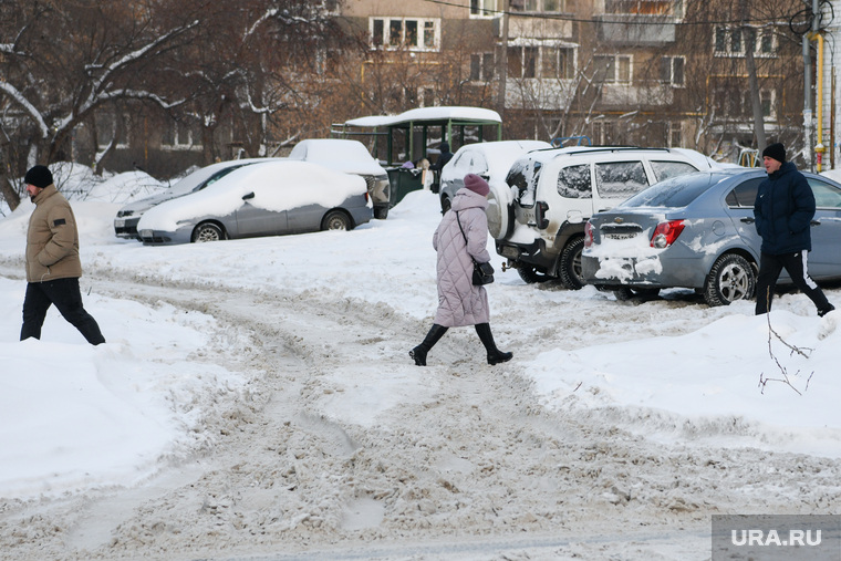 Улицы города после снегопада. Екатеринбург