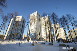 Виды зимнего города. Пермь, многоэтажка, жилой комплекс, городская среда, городской парк, парк буркова, современное жилье