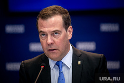 Медведев объяснил нервную реакцию западных лидеров на интервью Путина