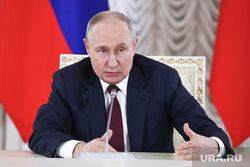 Президент России Владимир Путин на итоговой пресс-конференции саммита "Россия-Африка". Санкт-Петербург, путин владимир, топ