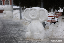 Снежные фигуры. Курган, горсад, снежные фигуры, скульптура из снега