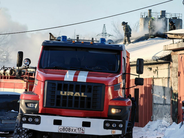 Было сформировано три звена газодымозащитной службы