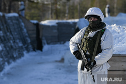 Обучение и досуг военнослужащих на Свердловском полигоне и в 32-м военном городке. Екатеринбург, зима, военные, маскхалат, солдат, зимняя война, сво, война зимой