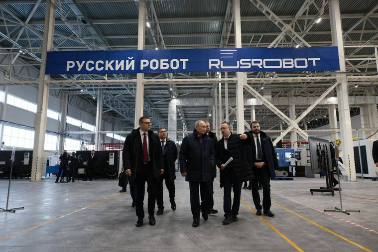 Владимир Путин посещает производственные площадки в Челябинске