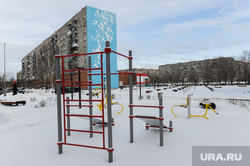Дом по улице Карла Маркса 164 в Магнитогорске, где год назад произошел взрыв. Магнитогорск. Челябинская область, спортплощадка, карла маркса 164, дом где был взрыв