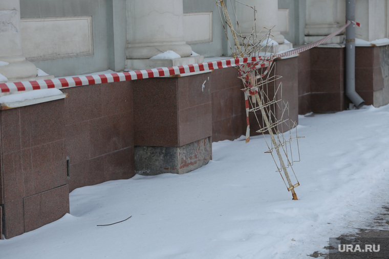 Лед и сосульки. Тюмень