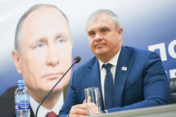 Изначально Роман Путин должен был выступать в окружном Доме офицеров