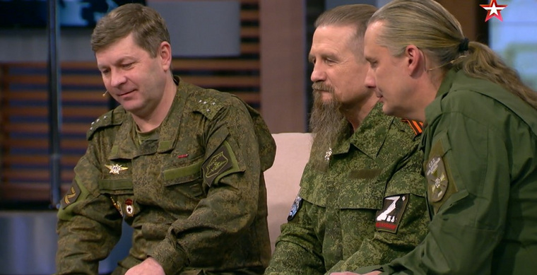 Алексей Цыбенко (слева) не знал о судьбе своих сослуживцев до участия в программе «Ищу своих»